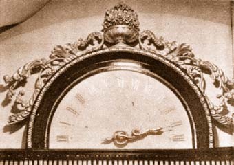 hodiny z roku 1800 ze staroměstské lékárny U jednorožce
